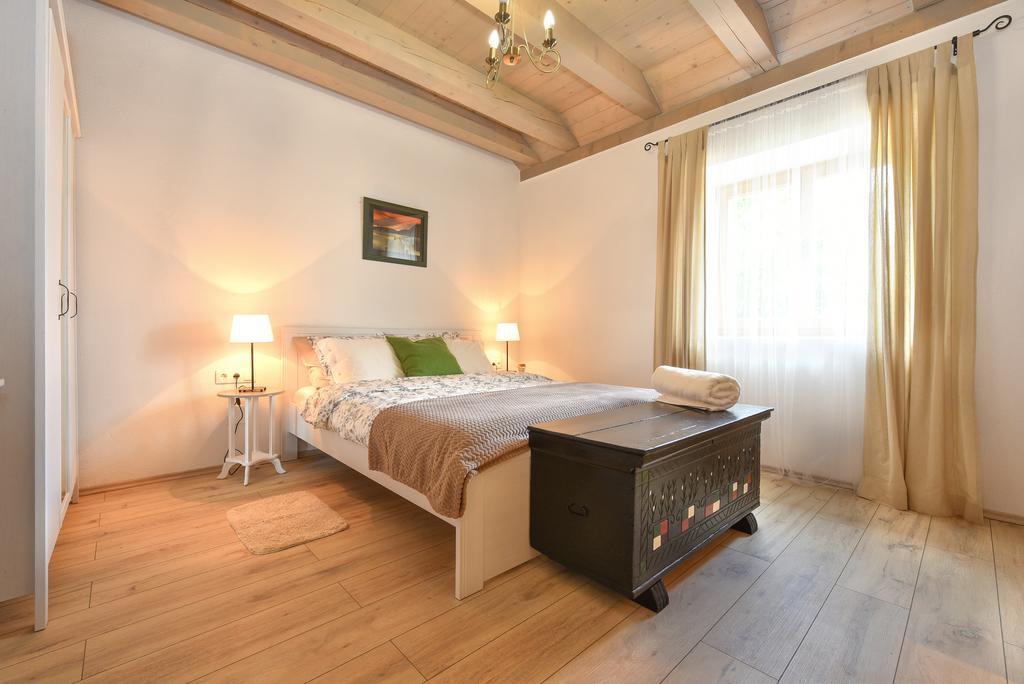 Vila Rural House Kod Slapa Bogatić Exteriér fotografie
