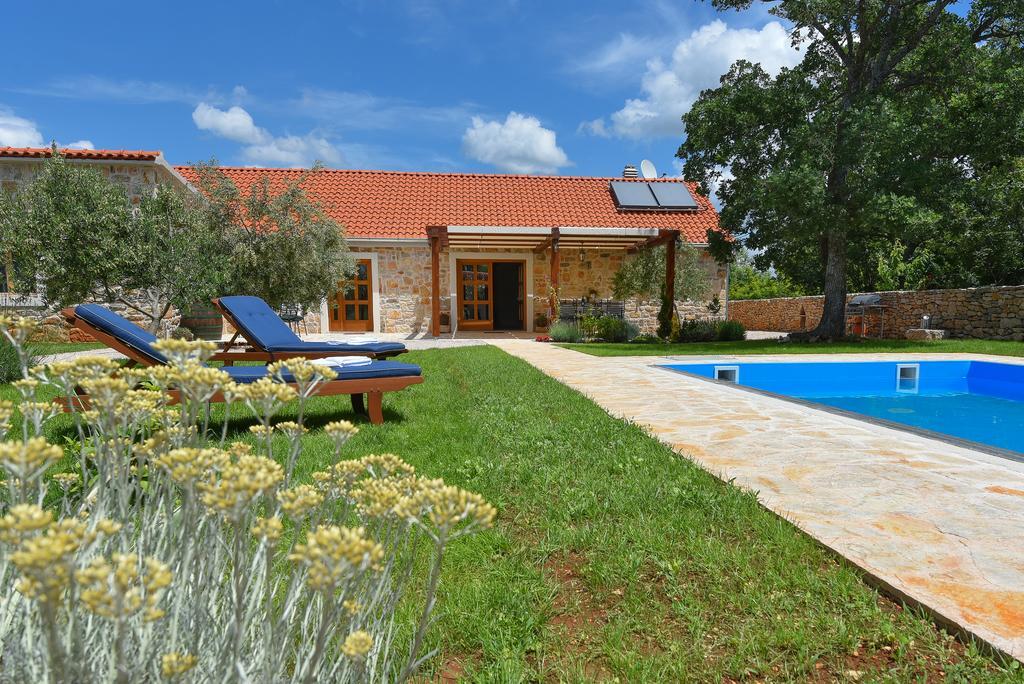 Vila Rural House Kod Slapa Bogatić Exteriér fotografie