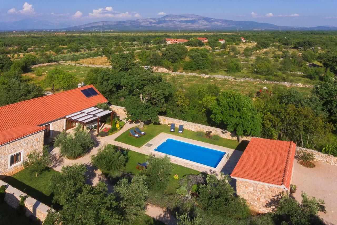 Vila Rural House Kod Slapa Bogatić Exteriér fotografie