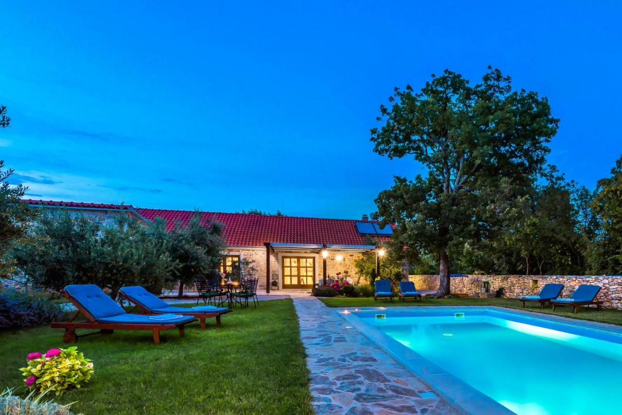 Vila Rural House Kod Slapa Bogatić Exteriér fotografie